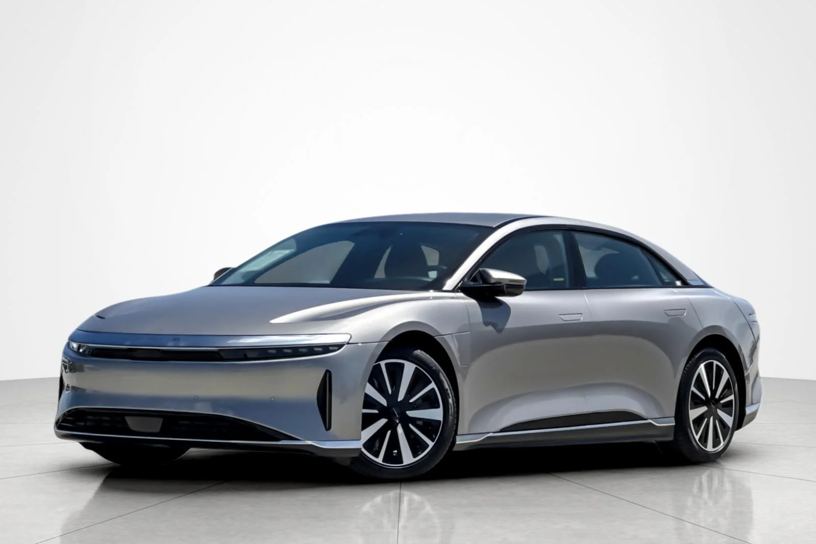 2026 Lucid Air Touring's photo