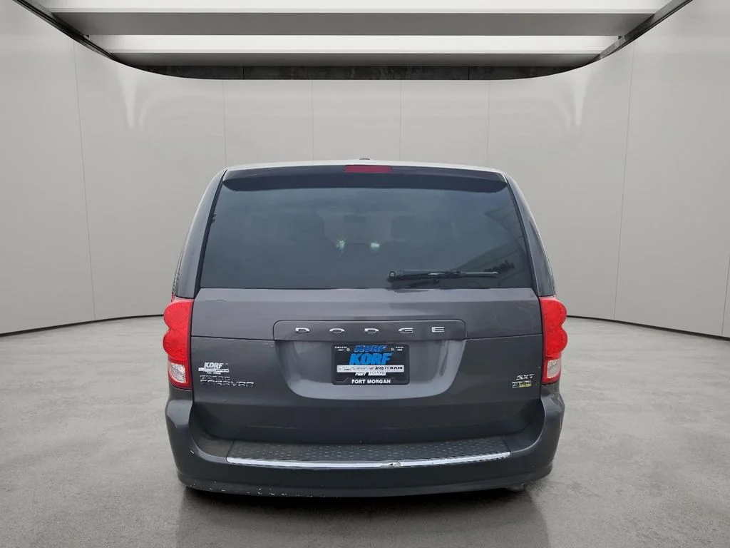 Used 2017 Granite Pearlcoat Dodge SXT image 4