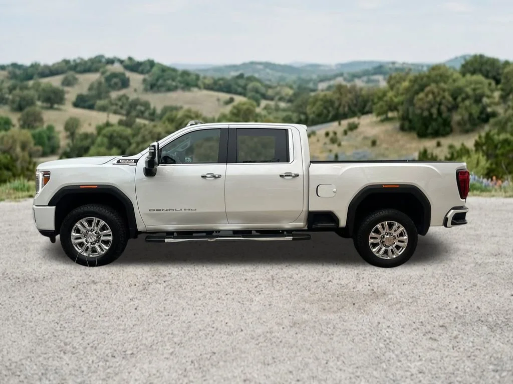 Used 2023 White Frost Tricoat GMC Denali image 5