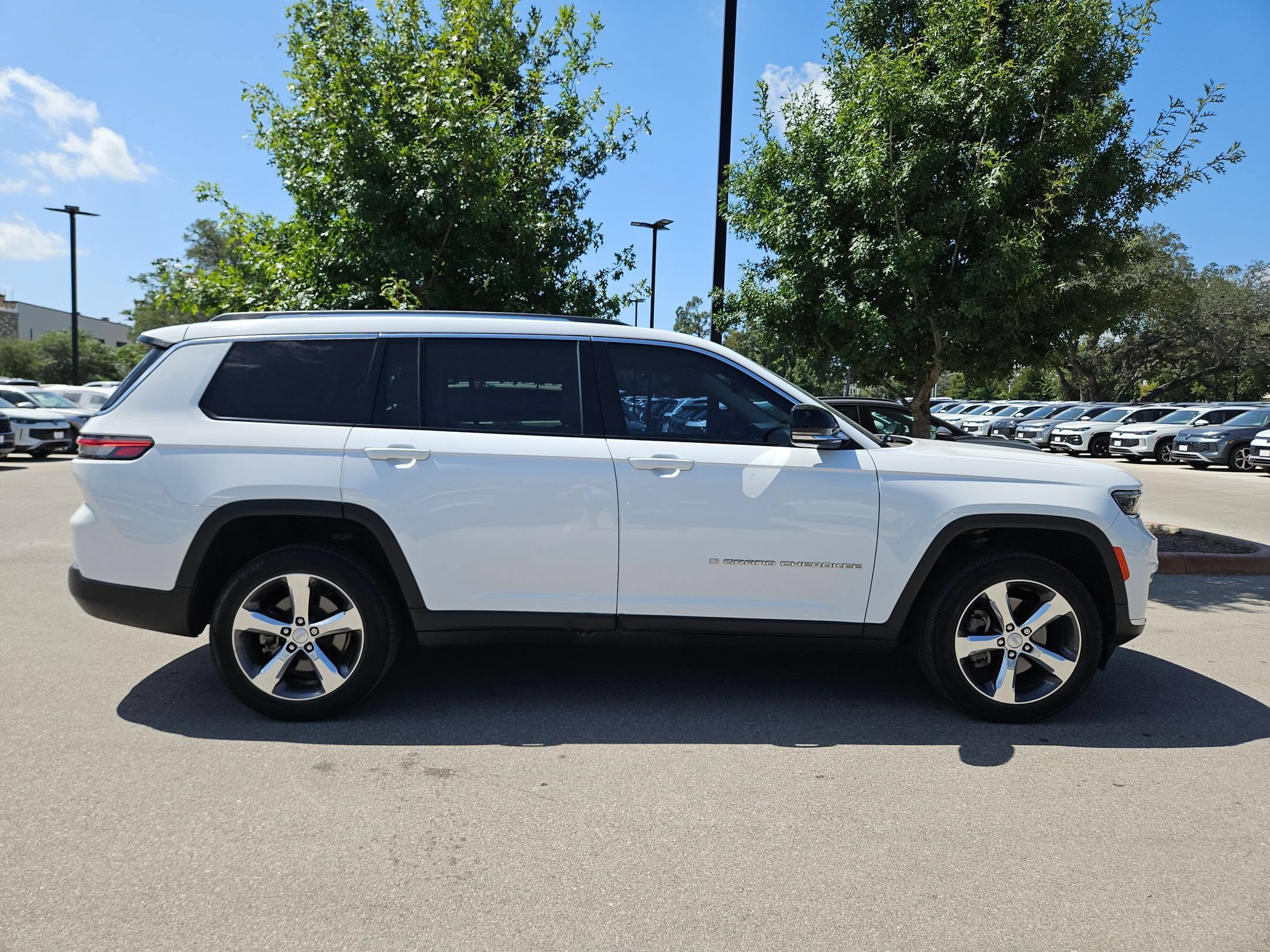 Used 2021 Bright White Clearcoat Jeep Limited image 2