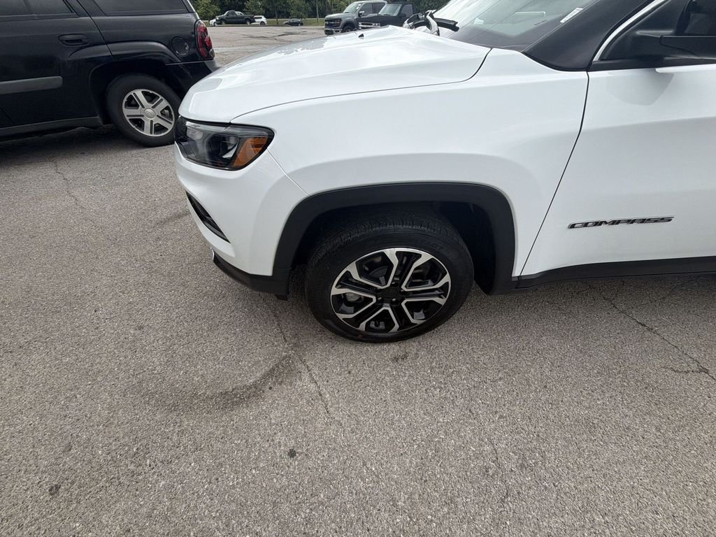 Used 2023 White Jeep Limited image 10