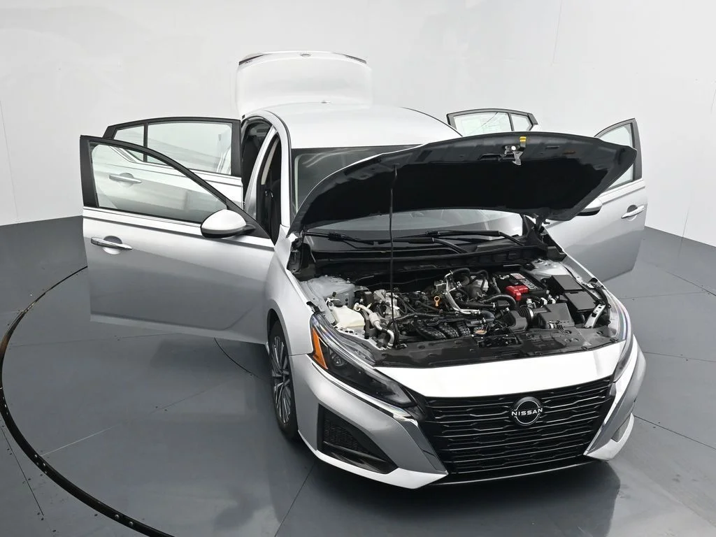 Used 2024 Silver Nissan 2.5 SV image 36