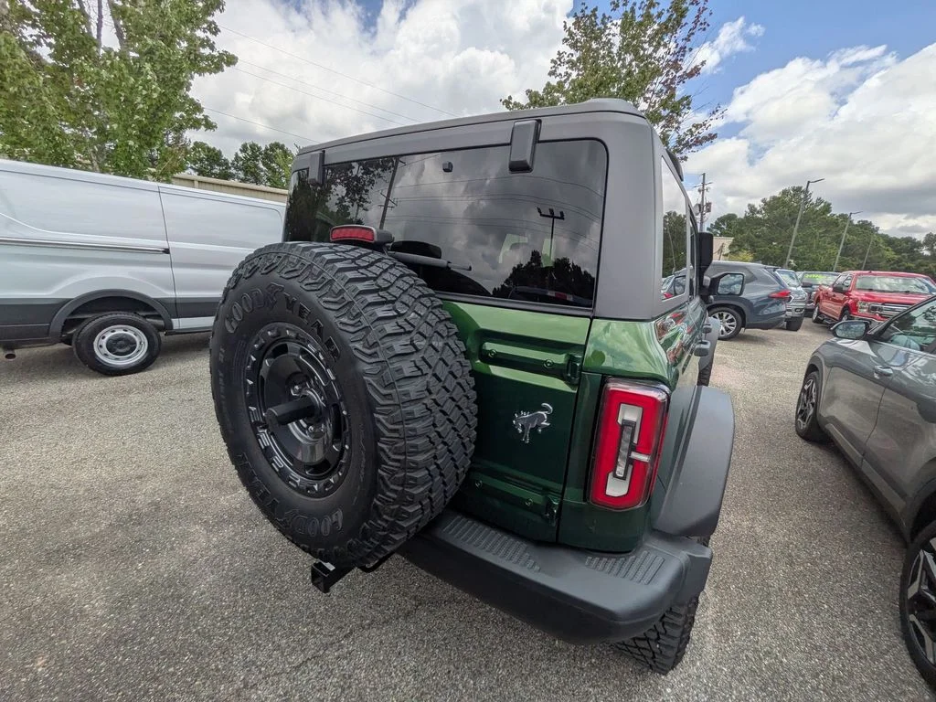 Used 2024 Green Ford Everglades image 3