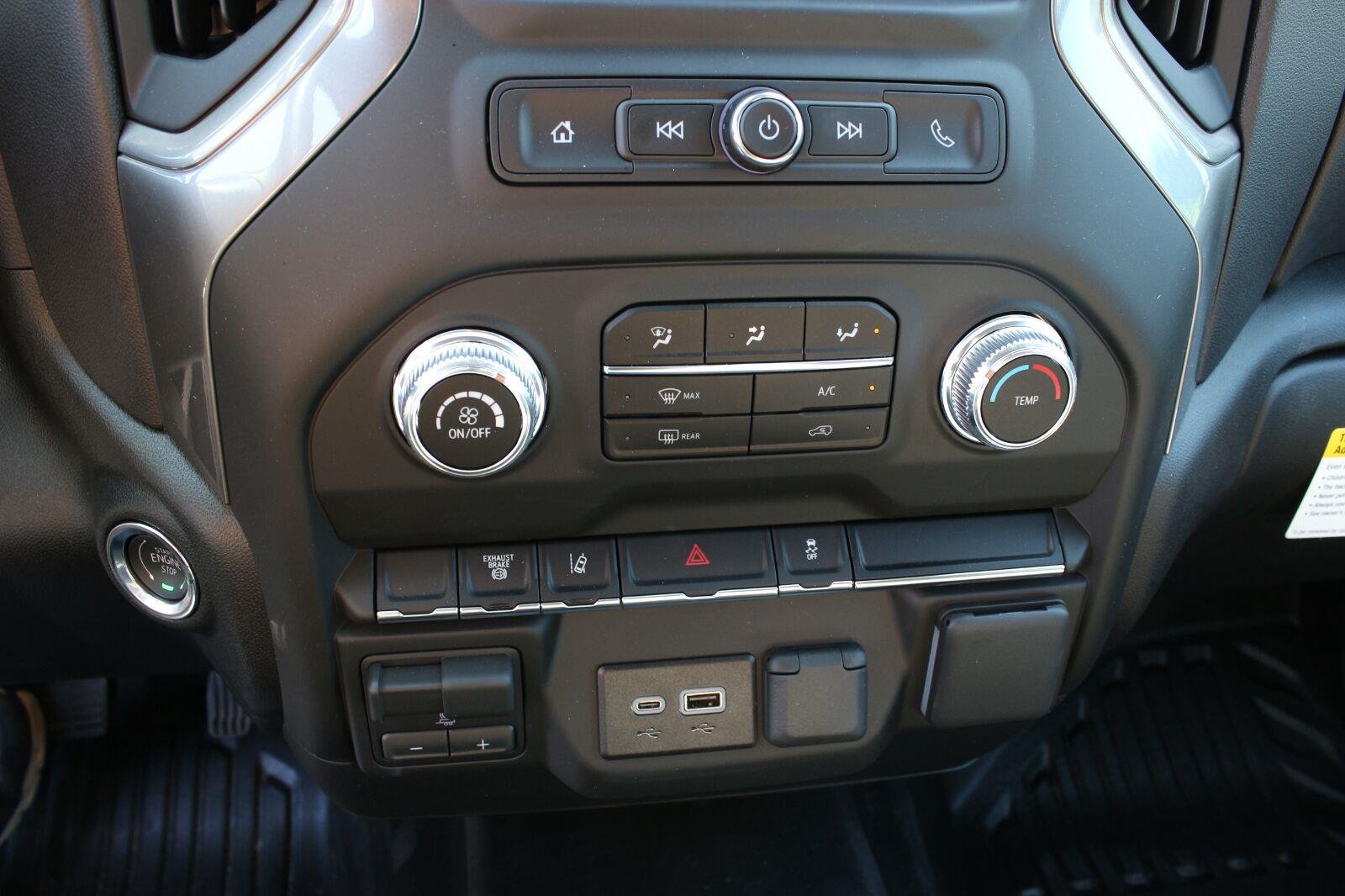 New 2026 Summit White GMC Pro image 30