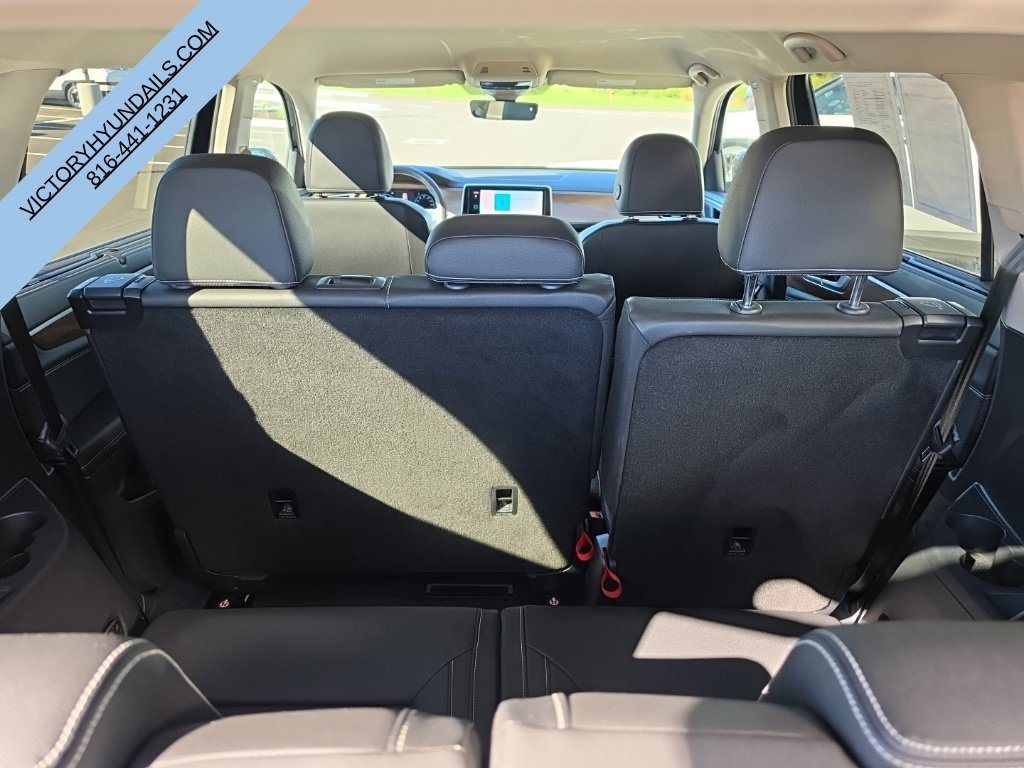 Used 2026  Volkswagen SE w/Technology image 40
