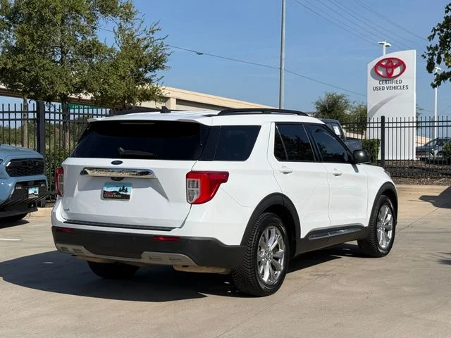 Used 2021 Oxford White Ford XLT image 4