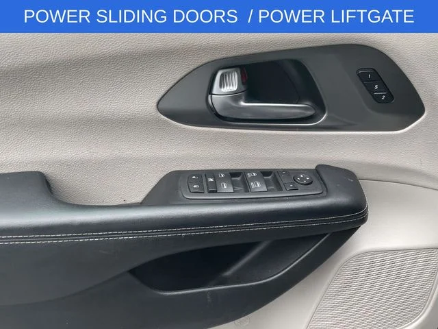 2022 Chrysler Pacifica Touring L - Photo 19