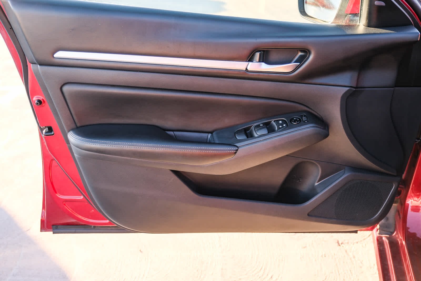 Used 2022 Scarlet Ember Tintcoat Nissan 2.5 SV image 23