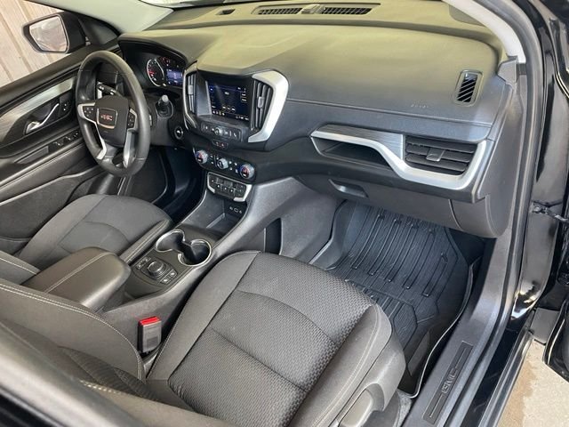 Used 2022 Black GMC SLE image 17