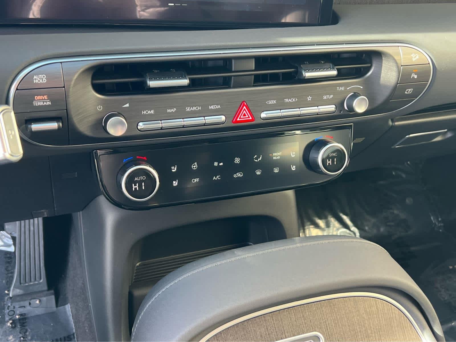 New 2026 Ecotronic Gray Pearl Hyundai SEL Premium AWD image 37