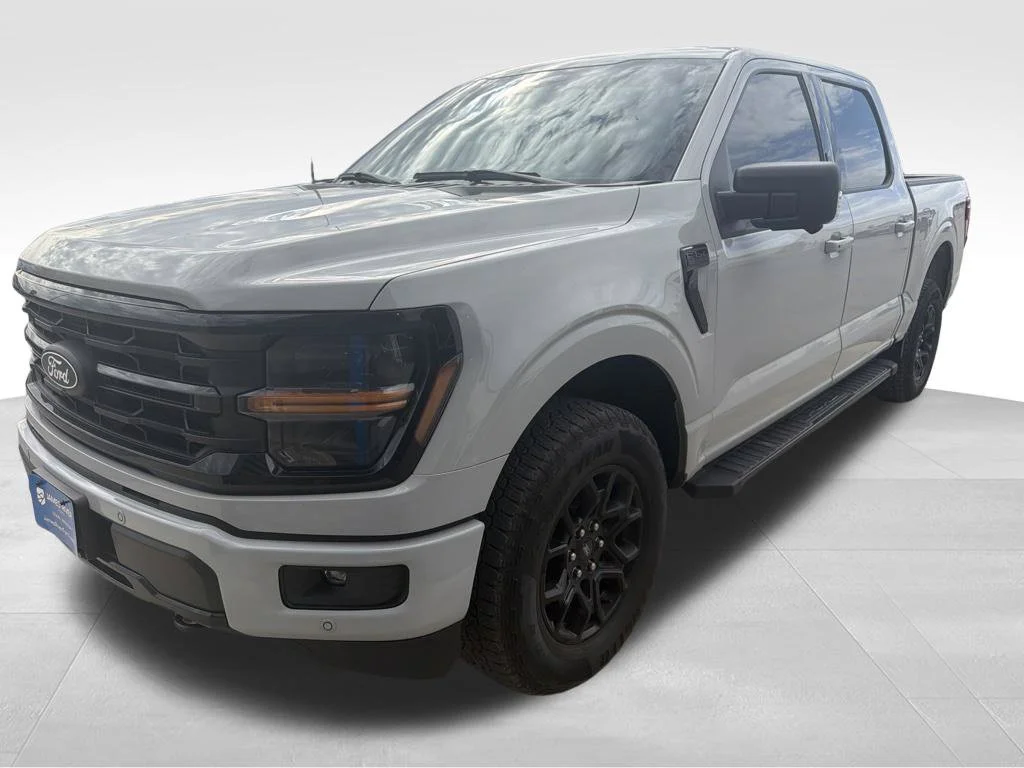 Used 2024 White Ford XLT image 3
