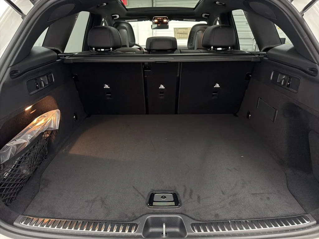 Used 2026 White Mercedes-Benz GLC 300 image 23