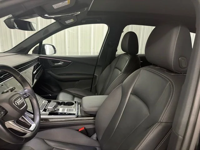 Used 2025 Mythos Black Metallic Audi 55 Premium Plus image 11