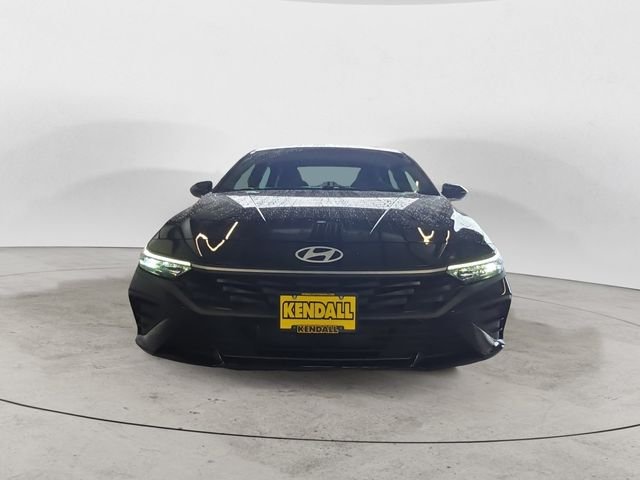 Used 2025 Black Hyundai SEL Sport image 8