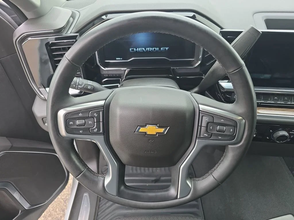 Used 2023 Summit White Chevrolet LT image 11