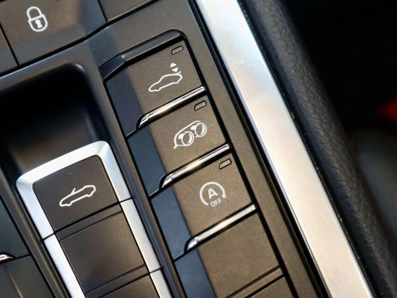 Used 2017 Jet Black Metallic Porsche  image 27