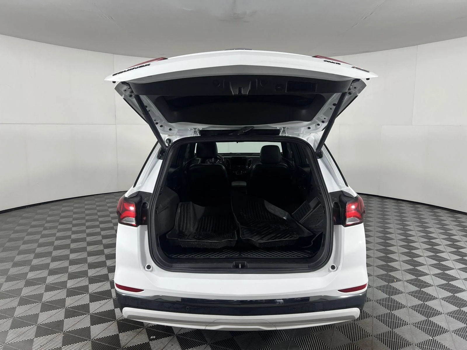 Used 2023 Summit White Chevrolet RS image 49