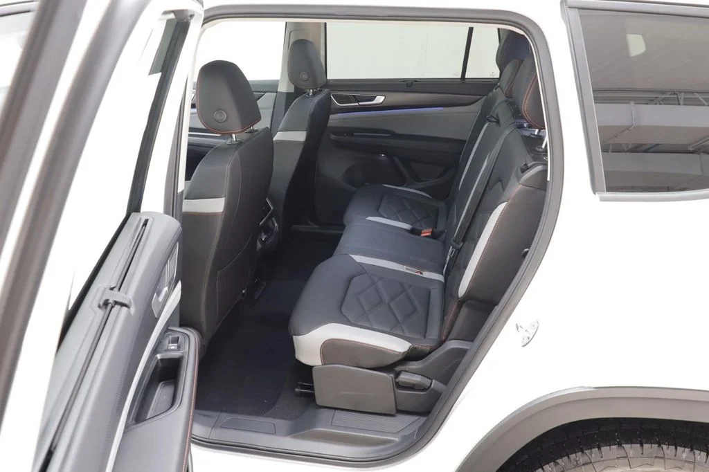 New 2026 White Volkswagen Peak Edition image 15