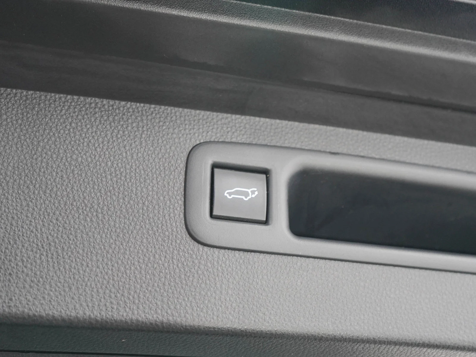 Used 2021 Silver Toyota 4D WAGON XLE AWD image 11