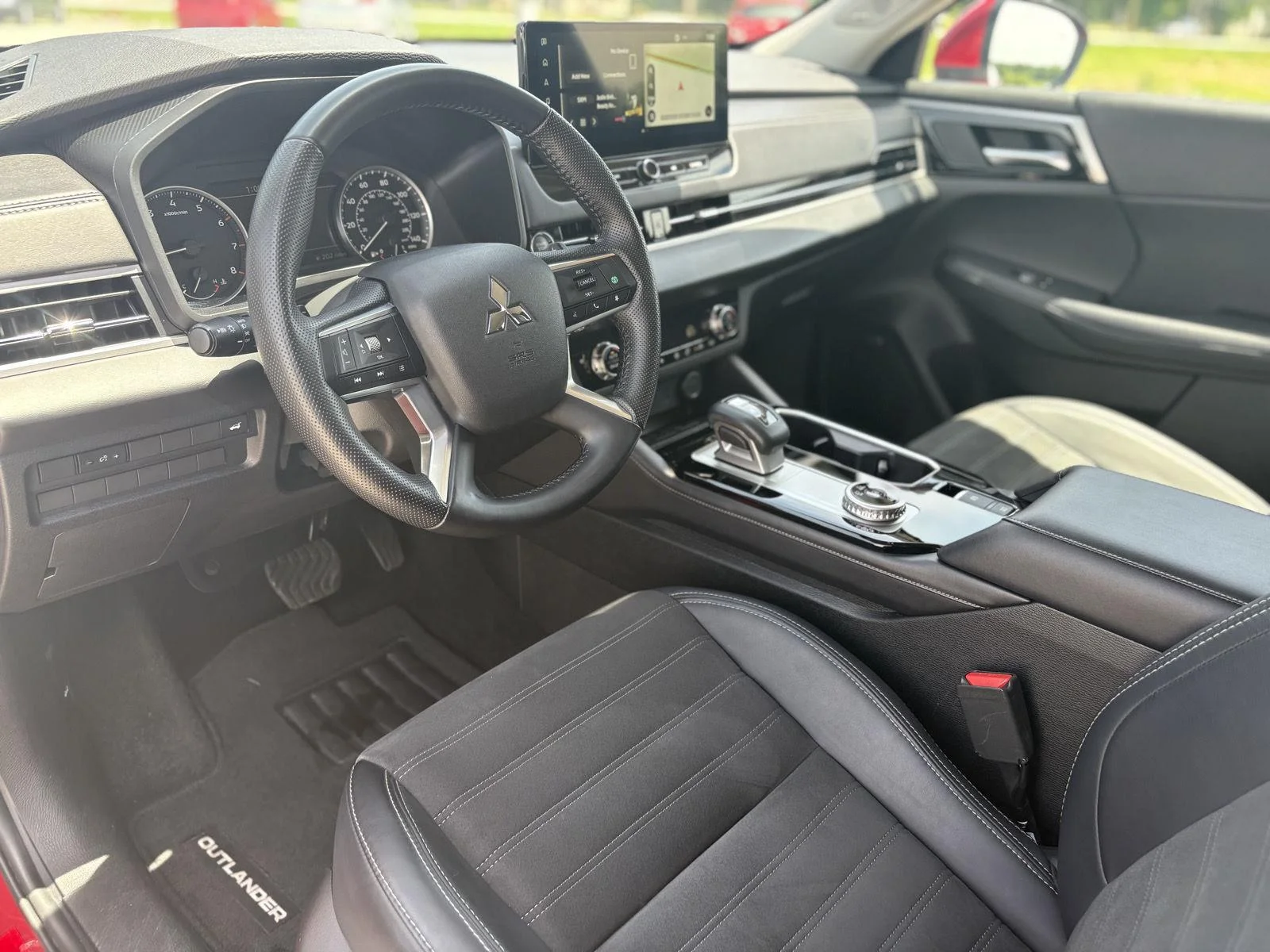 2025 Mitsubishi Outlander SE - Photo 10