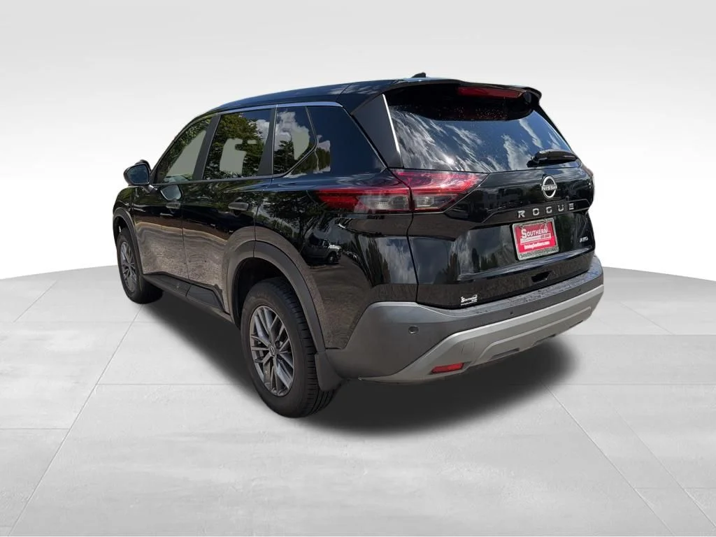 Used 2023 Black Nissan S image 3