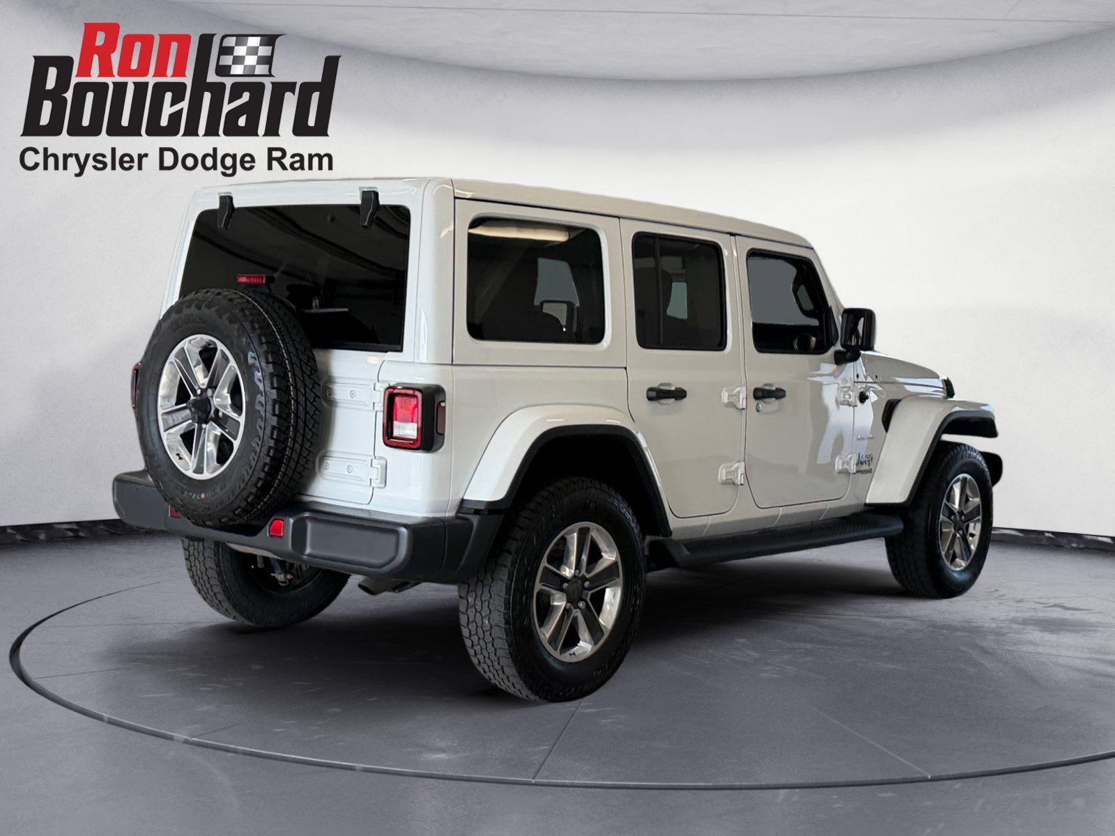 Used 2021 Bright White Clearcoat Jeep Unlimited Sahara image 2