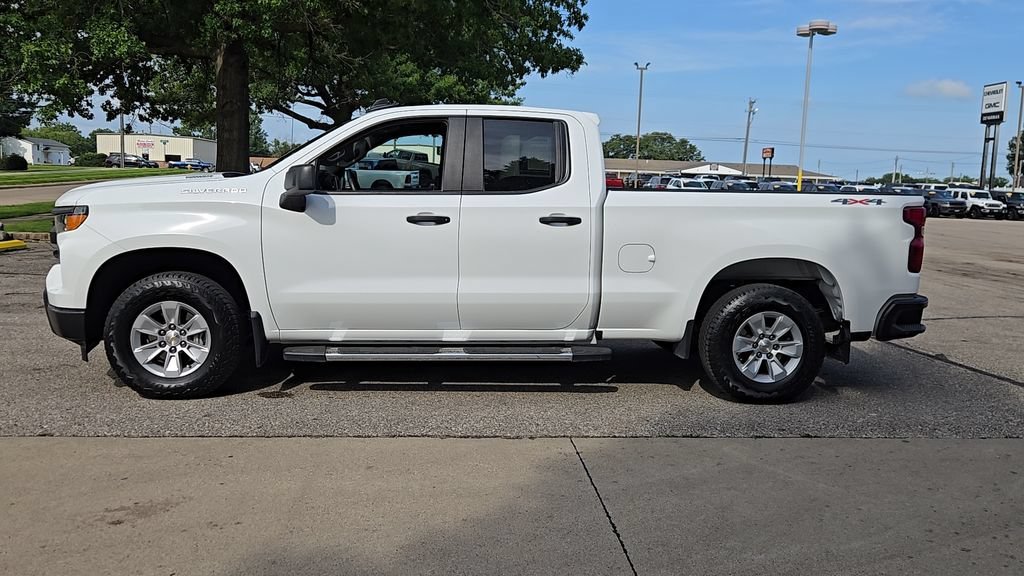 Used 2025 Summit White Chevrolet WT image 5