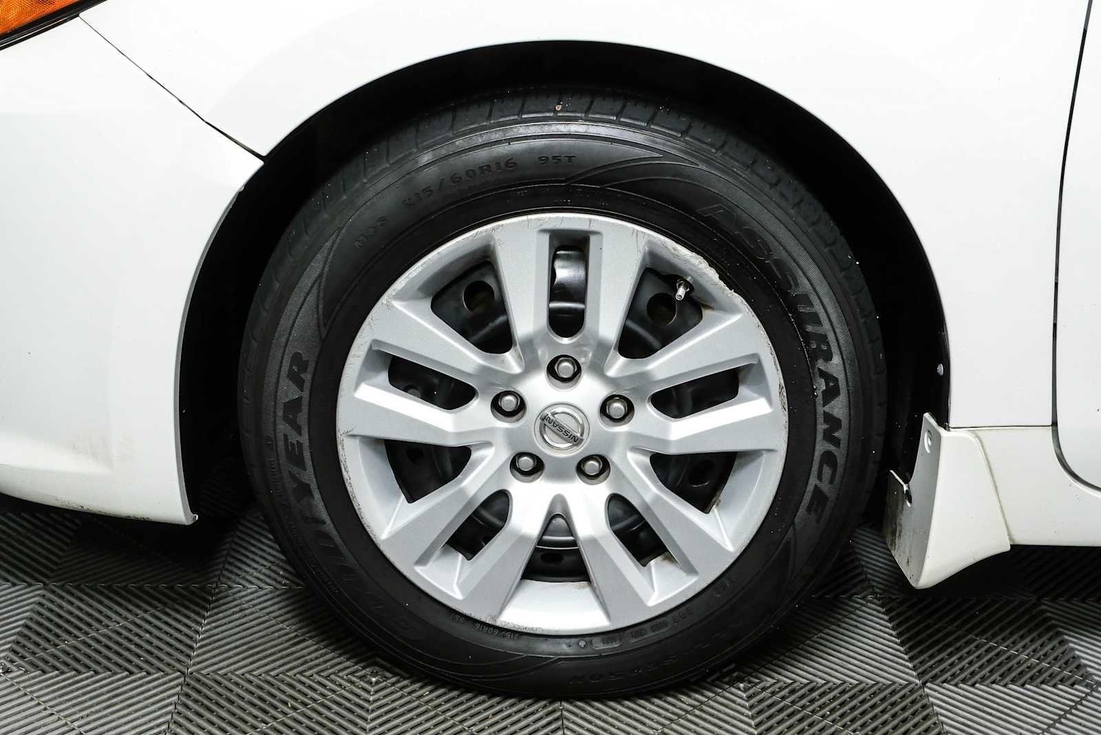 Used 2017 Pearl White Nissan 2.5 S image 32