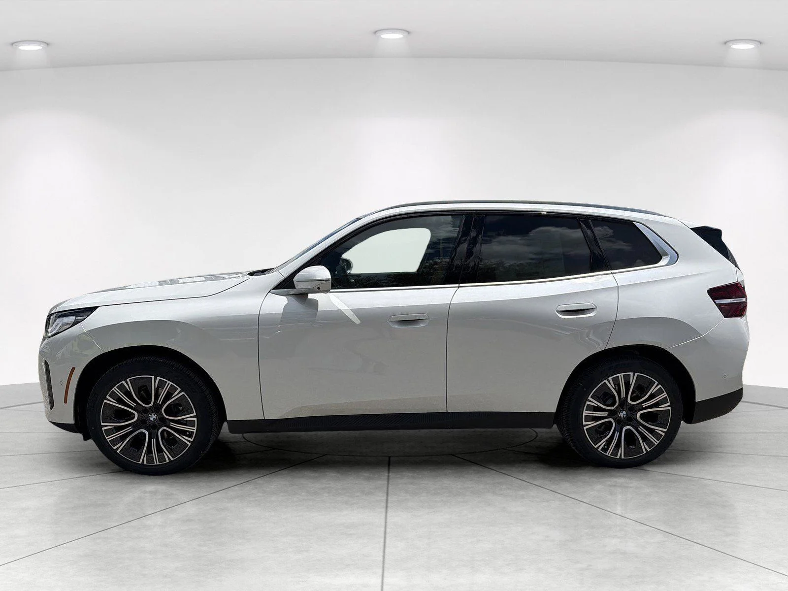 New 2026 Mineral White Metallic BMW 30 xDrive image 7