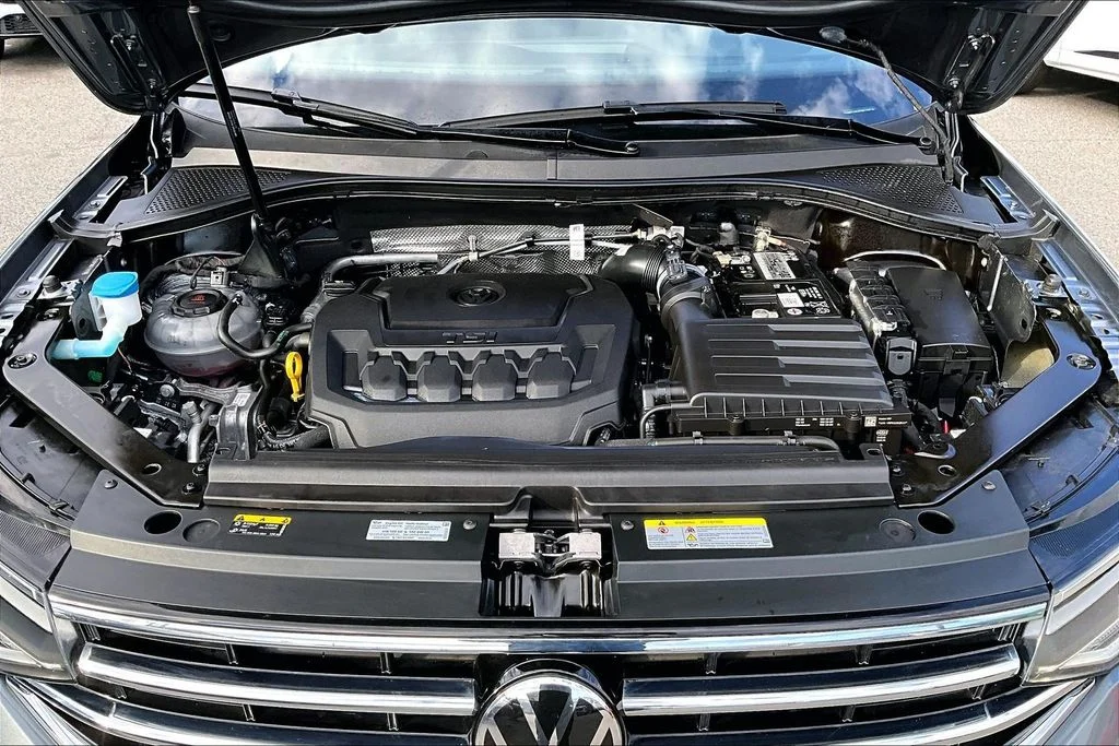 Used 2023 Gray Volkswagen 2.0T SE image 30