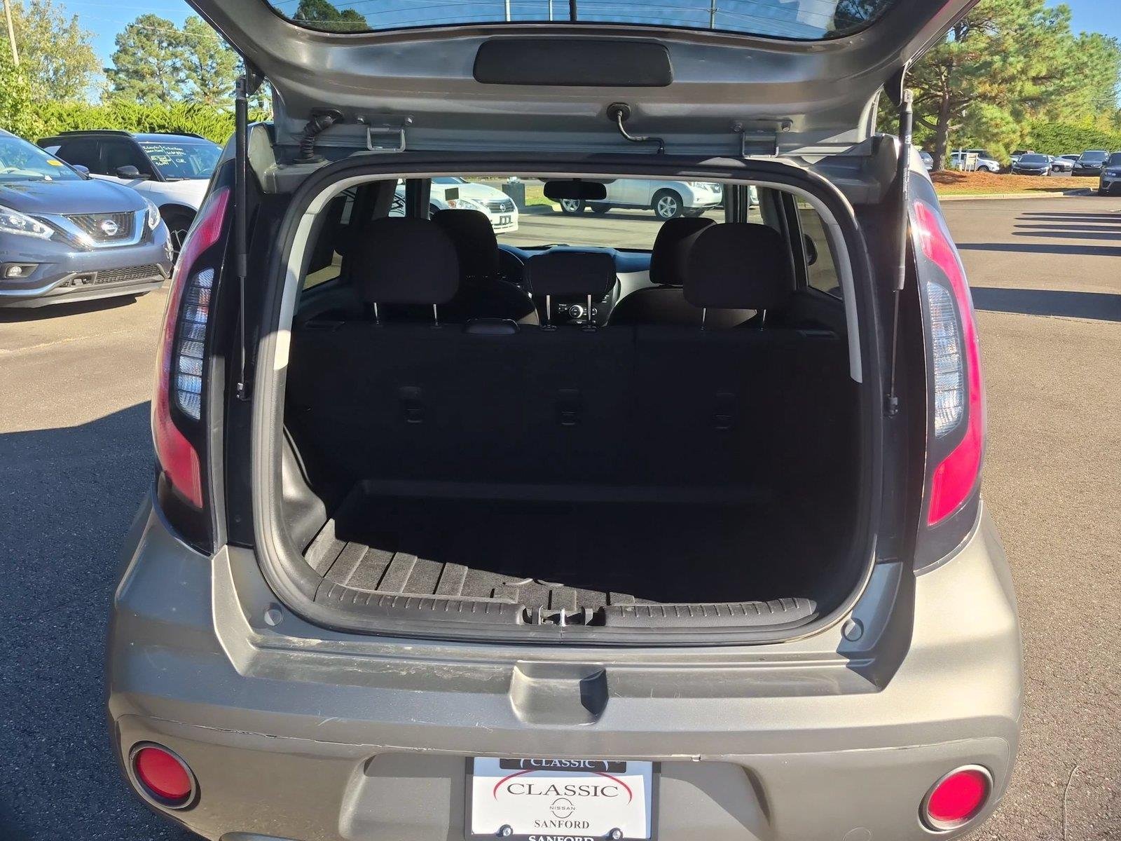 Used 2018 Titanium Gray Kia Base image 32