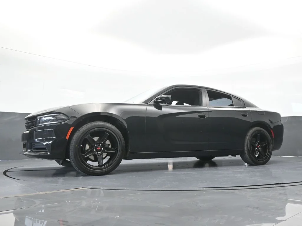 Used 2023 Pitch Black Clearcoat Dodge SXT image 49