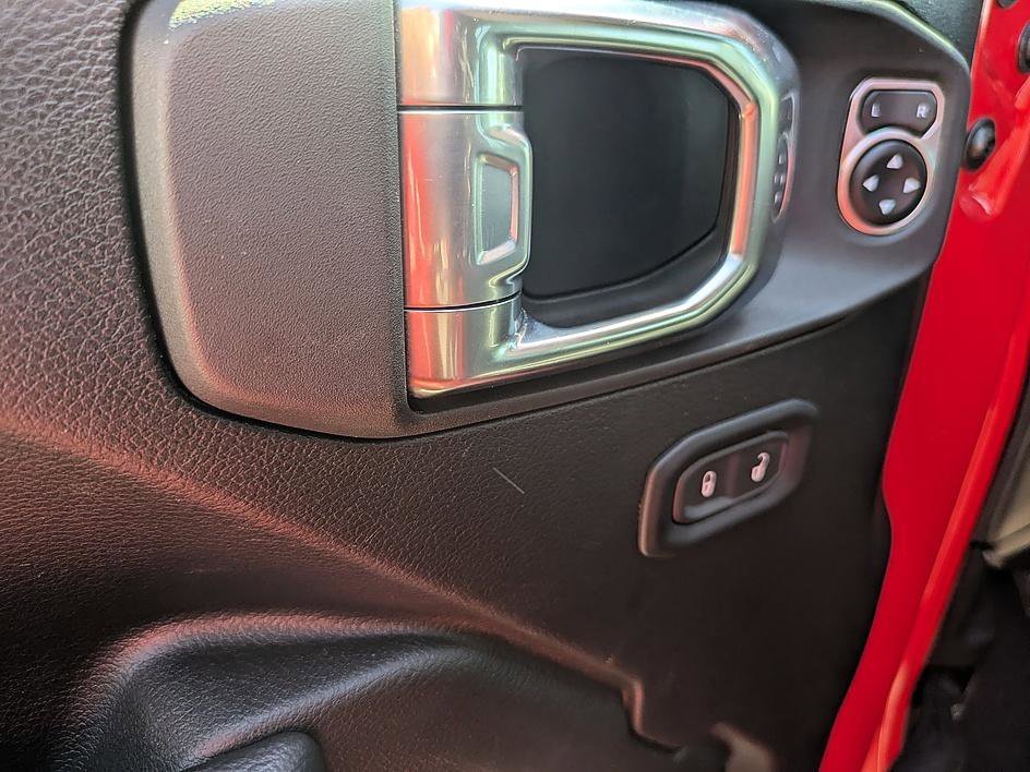 Used 2025 Firecracker Red Clearcoat Jeep Rubicon image 15