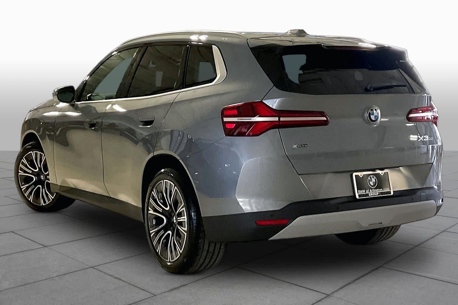 Used 2026 Skyscraper Grey Metallic BMW 30 xDrive image 9