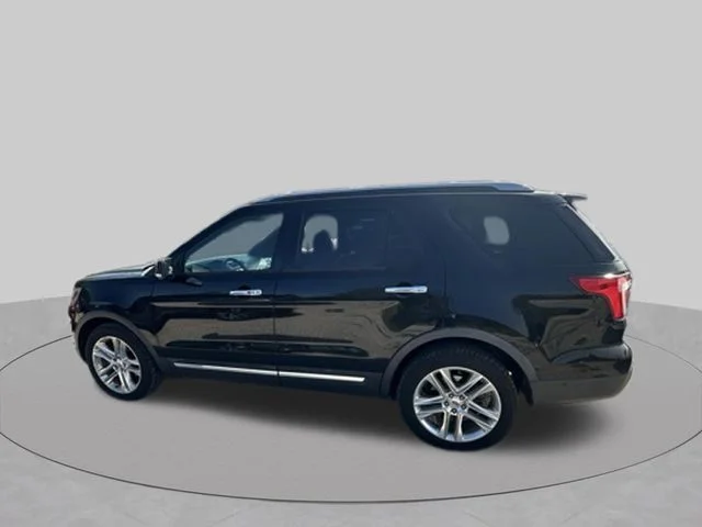 Used 2016 Black Ford Limited image 9