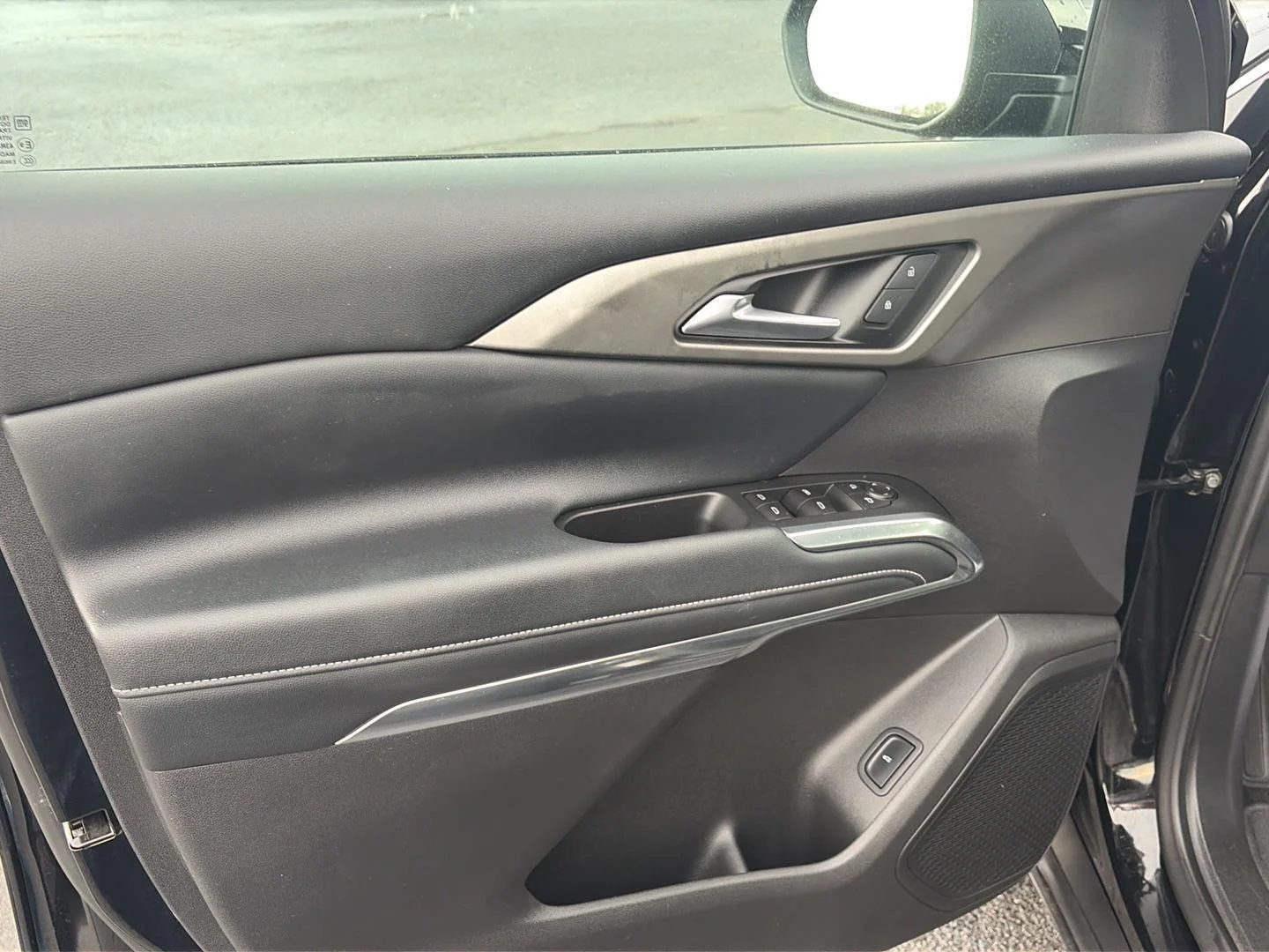 Used 2025 Mosaic Black Metallic Chevrolet LT image 9