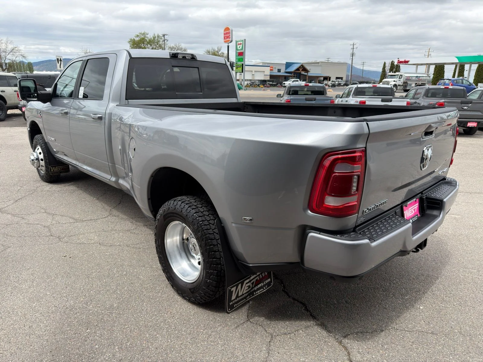 Used 2024 Silver Ram Laramie image 10