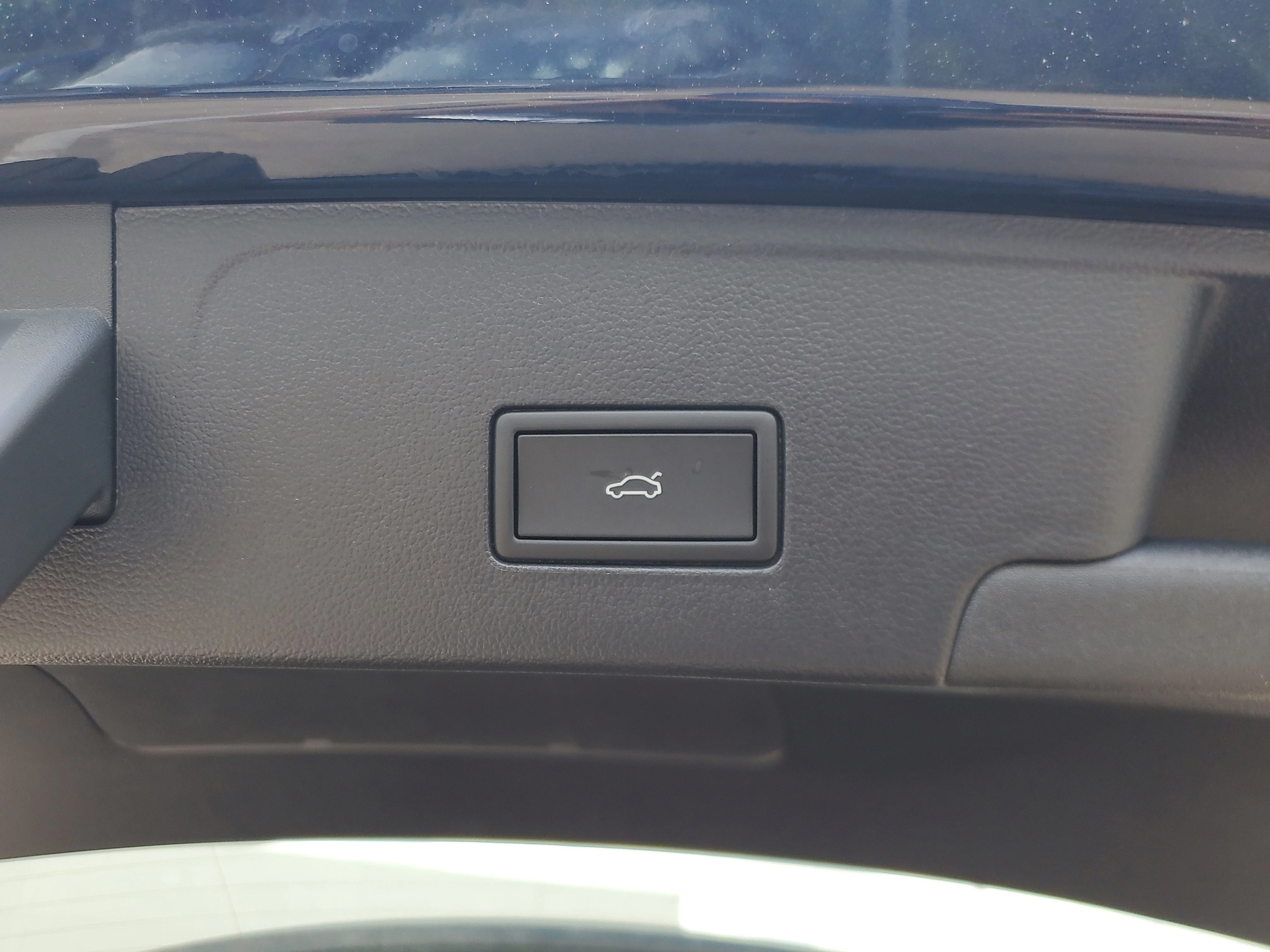 New 2026 Black Volkswagen 2.0T SE w/Technology image 7