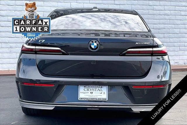Used 2023 Gray BMW xDrive60 image 3