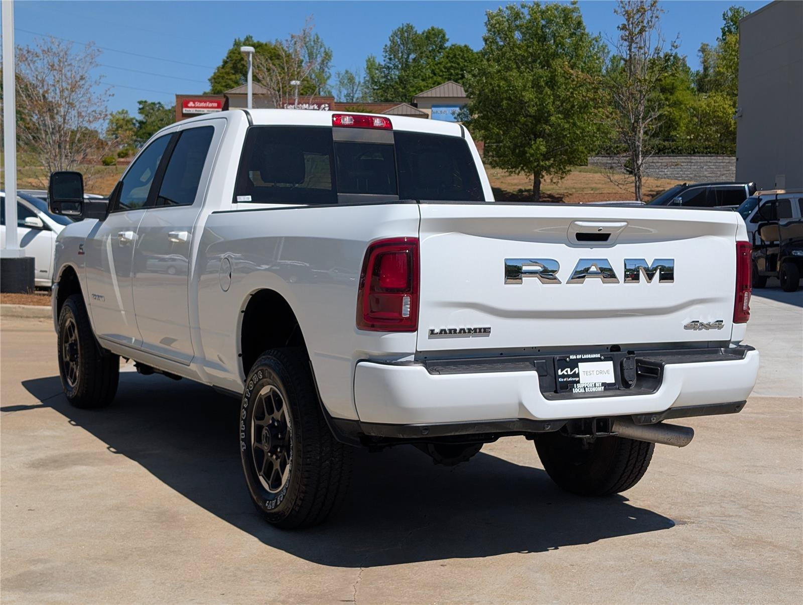 Used 2026 Bright White Clearcoat Ram Laramie image 10