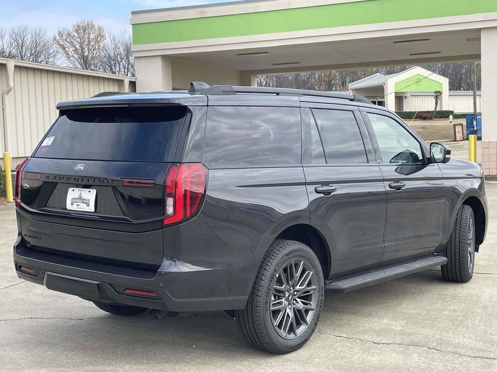 New 2026 Gray Ford Platinum image 3