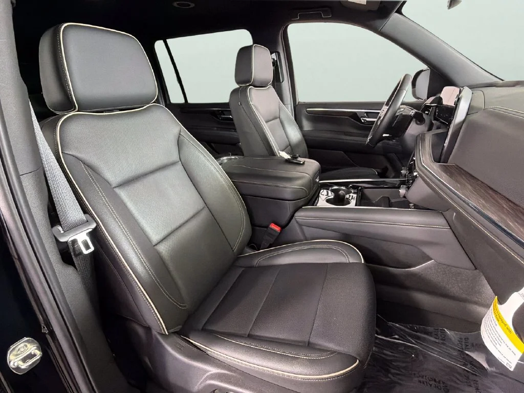 Used 2025 Black Chevrolet Premier image 39