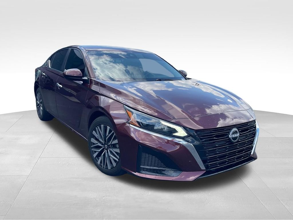 Used 2023 Red Nissan 2.5 SV image 7