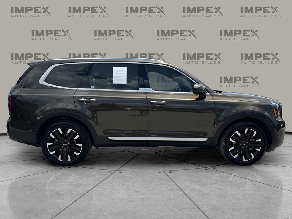 Used 2023 Green Kia SX-Prestige image 6