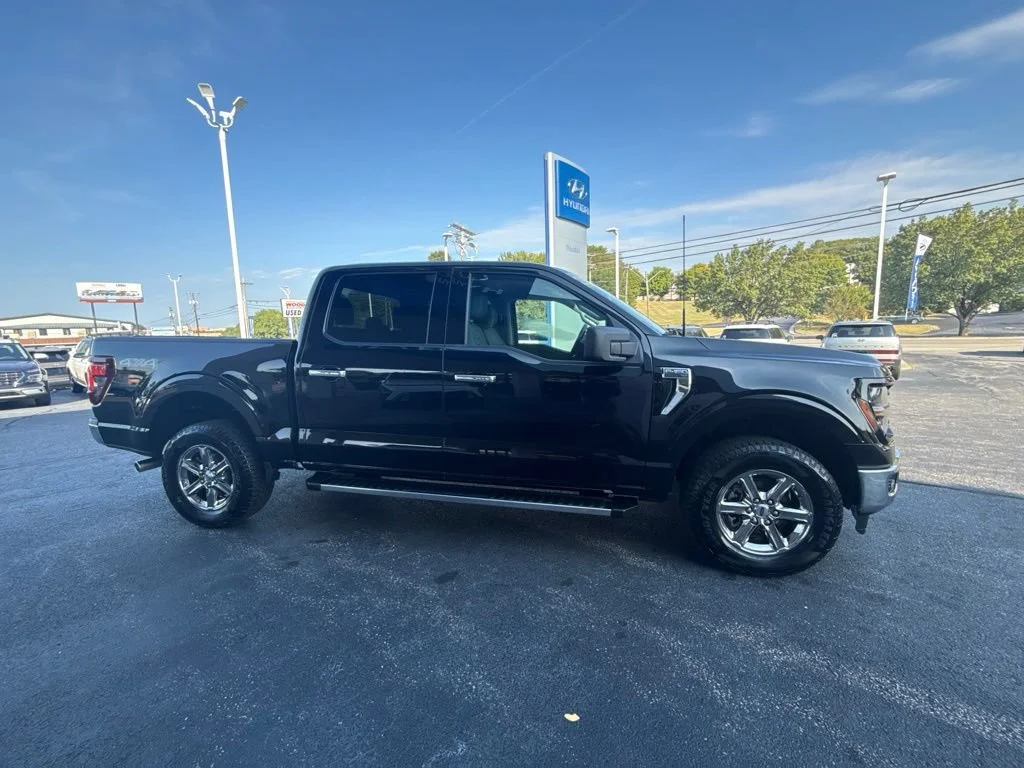 Used 2025 Black Ford XLT image 4