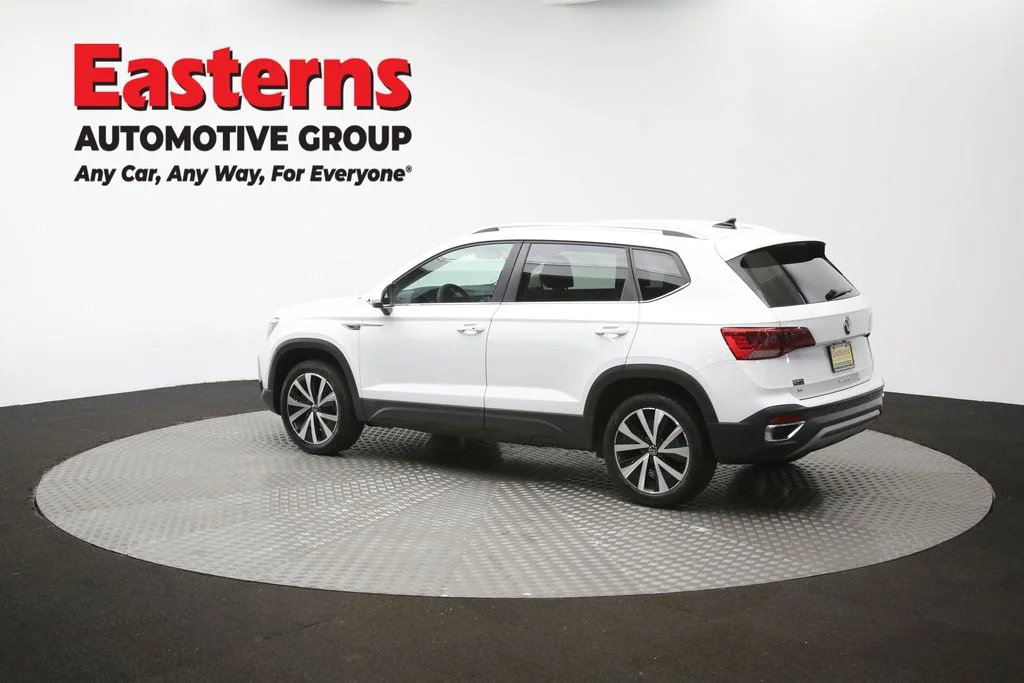 Used 2024 White Volkswagen 1.5T SE image 61