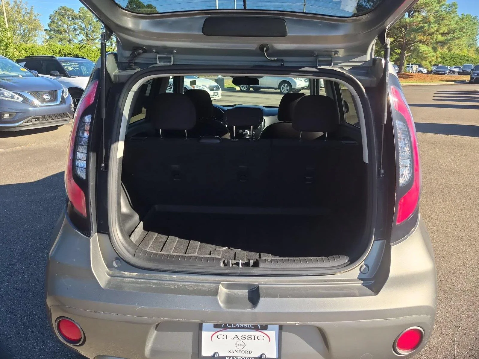 Used 2018 Titanium Gray Kia Base image 32