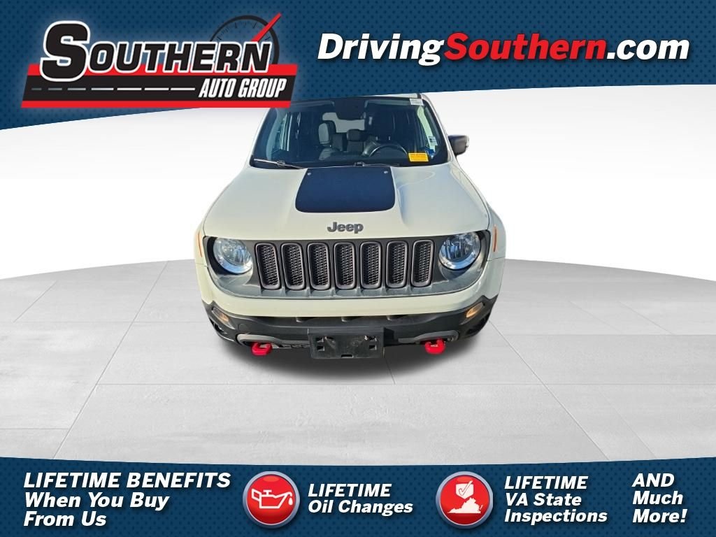 Used 2018 White Jeep Trailhawk image 1
