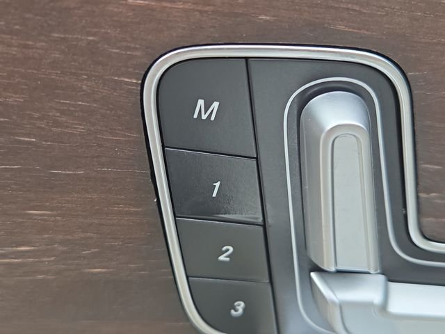 Used 2020  Mercedes-Benz CLA 250 image 13