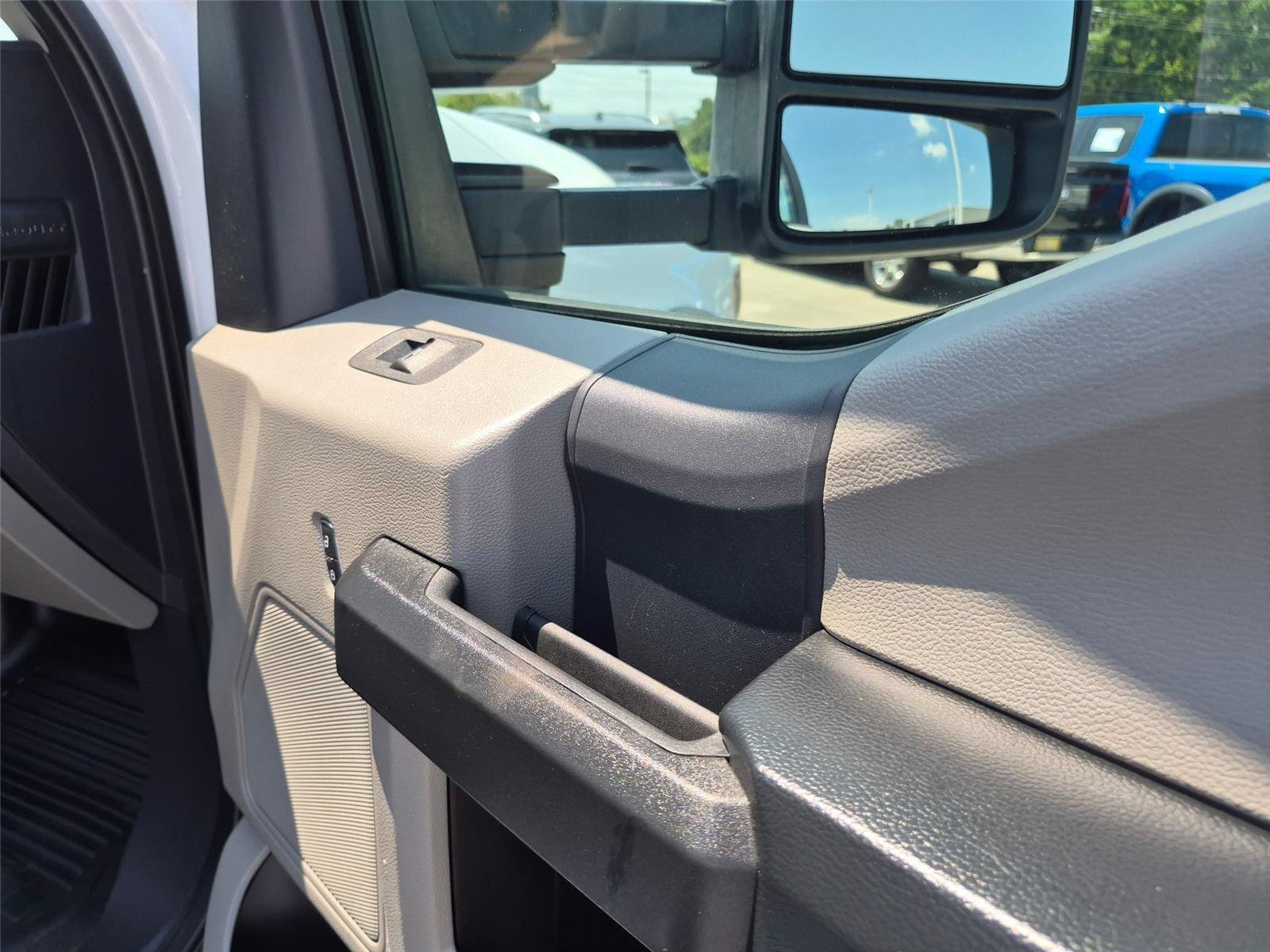 Used 2022 Oxford White Ford XL image 26